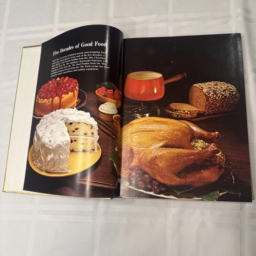 Better Homes And Gardens Golden Treasury Of Cooking Gold HC 1973 Illustrated USA